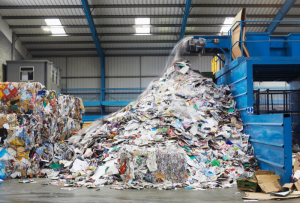 Gospodarowanie odpadów – od zbierania po recykling i nadzór