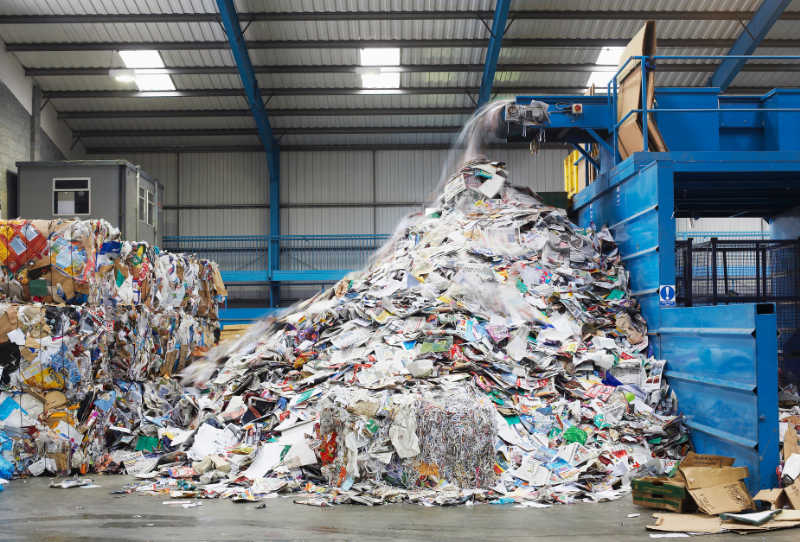 Gospodarowanie odpadów – od zbierania po recykling i nadzór