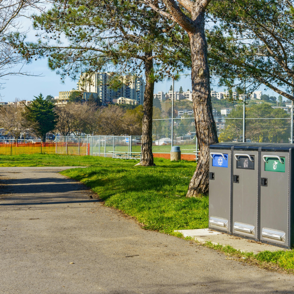 Gospodarka o obiegu zamkniętym w Unii Europejskiej jako przedmiot nowej inicjatywy legislacyjnej mającej wzmocnić rynek surowców wtórnych i ograniczyć ilość odpadów.