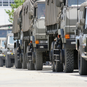 Przemysł obronny w Unii Europejskiej a nowe przepisy dotyczące szybszego wydawania pozwoleń dla inwestycji i nowych fabryk.