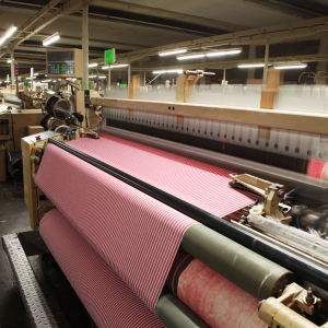 Rozszerzona odpowiedzialność producentów (ROP) dla tekstyliów, wyrobów obuwniczych i włókienniczych.